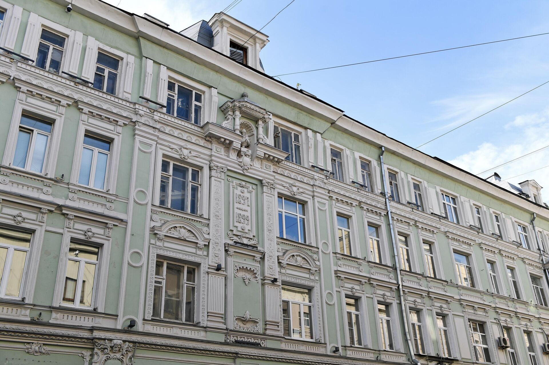Многоквартирный дом на улице Петровка, 19 строение 1 в Москве Многоквартирный дом на улице Петровка, 19 строение 1 в Москве - РИА Новости, 1920, 02.10.2020