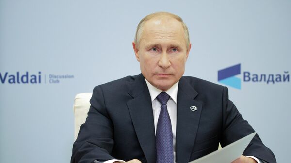 Песков заявил, что Путин не контактировал с самоизолировавшимся Лавровым
