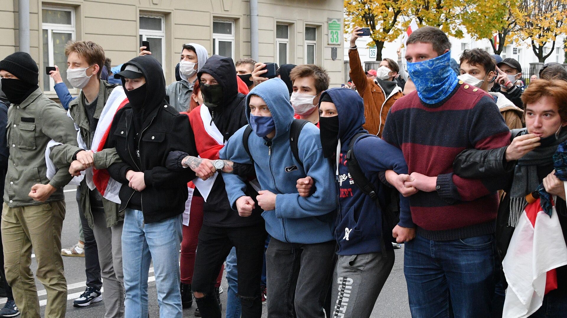 Участники акции протеста оппозиции Народный ультиматум в Минске Участники акции протеста оппозиции Народный ультиматум в Минске - РИА Новости, 1920, 27.10.2020