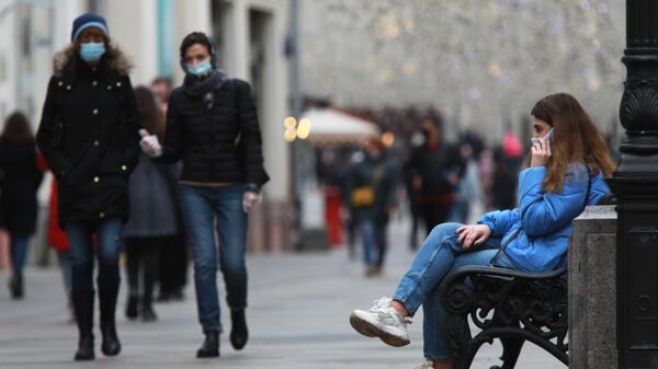 Вирусолог назвал сроки пика пандемии COVID-19 в Москве и Петербурге