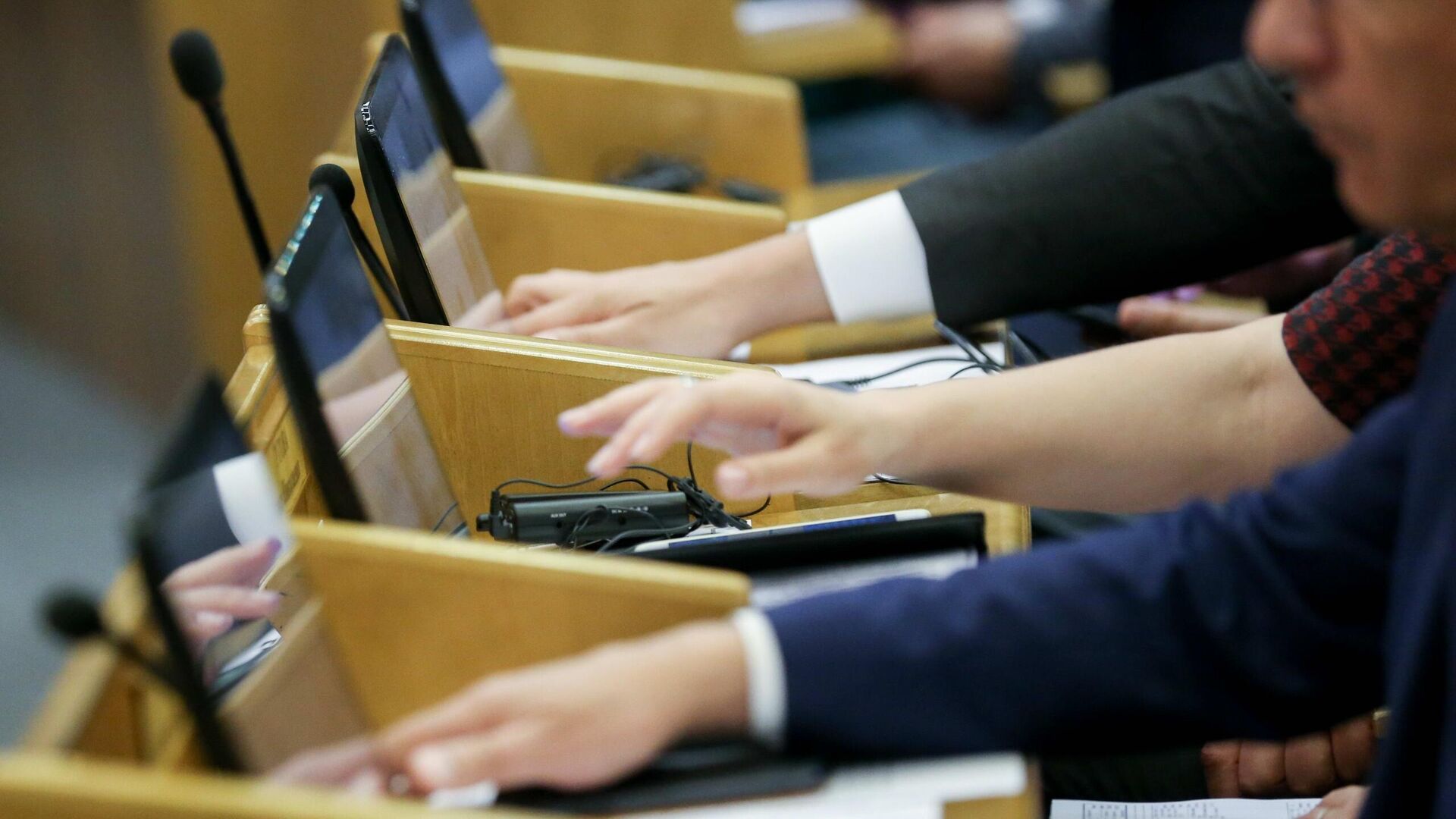 Комитет Госдумы одобрил проект о СМИ-иноагентах