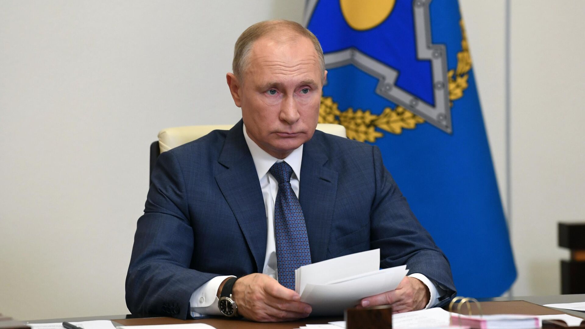 Президент РФ Владимир Путин проводит сессию Совета коллективной безопасности ОДКБ Президент РФ Владимир Путин проводит сессию Совета коллективной безопасности ОДКБ - РИА Новости, 1920, 02.12.2020