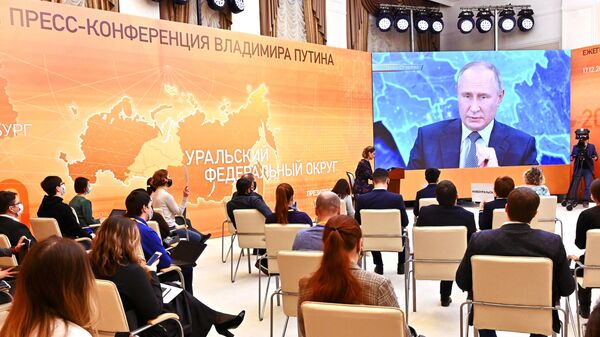 Песков считает, что пресс-конференцию Путина организовали блестяще