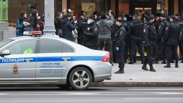 Полиция в Москве действует корректно, заявили в ОП 