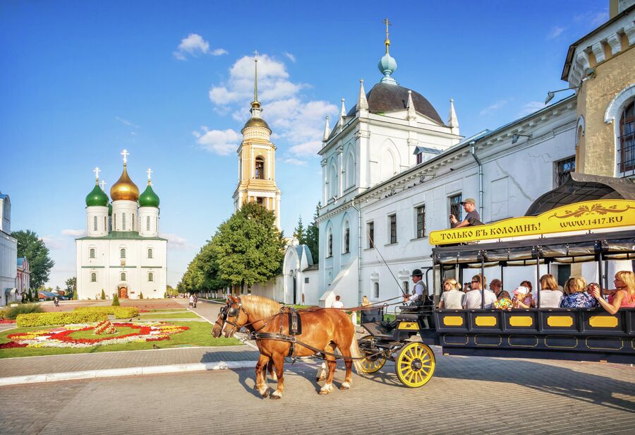 Соборная площадь в Коломне Соборная площадь в Коломне