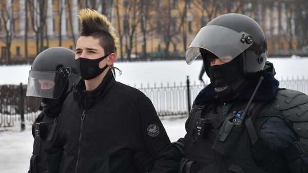 В Петербурге арестовали мужчину, толкнувшего полицейского