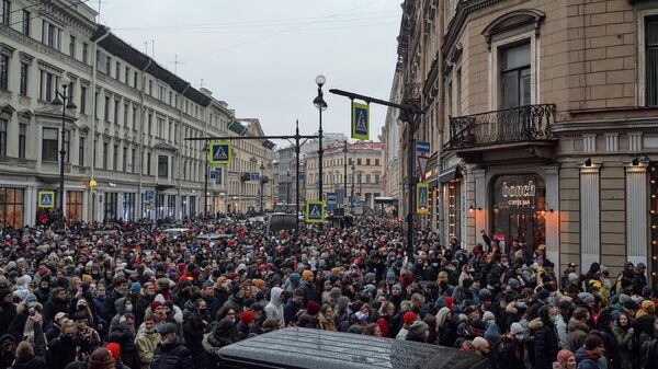 В Петербурге 24 человека обратились за медпомощью на незаконной акции