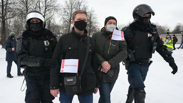 В Петербурге арестовали более 60 участников незаконной акции