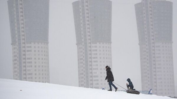 Отдых горожан в парке Ходынское поле Отдых горожан в парке Ходынское поле