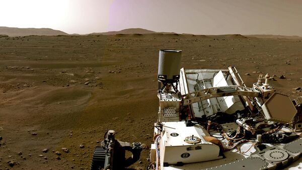 Вид с навигационной камеры на марсоход Perseverance Mars Rover Вид с навигационной камеры на марсоход Perseverance Mars Rover