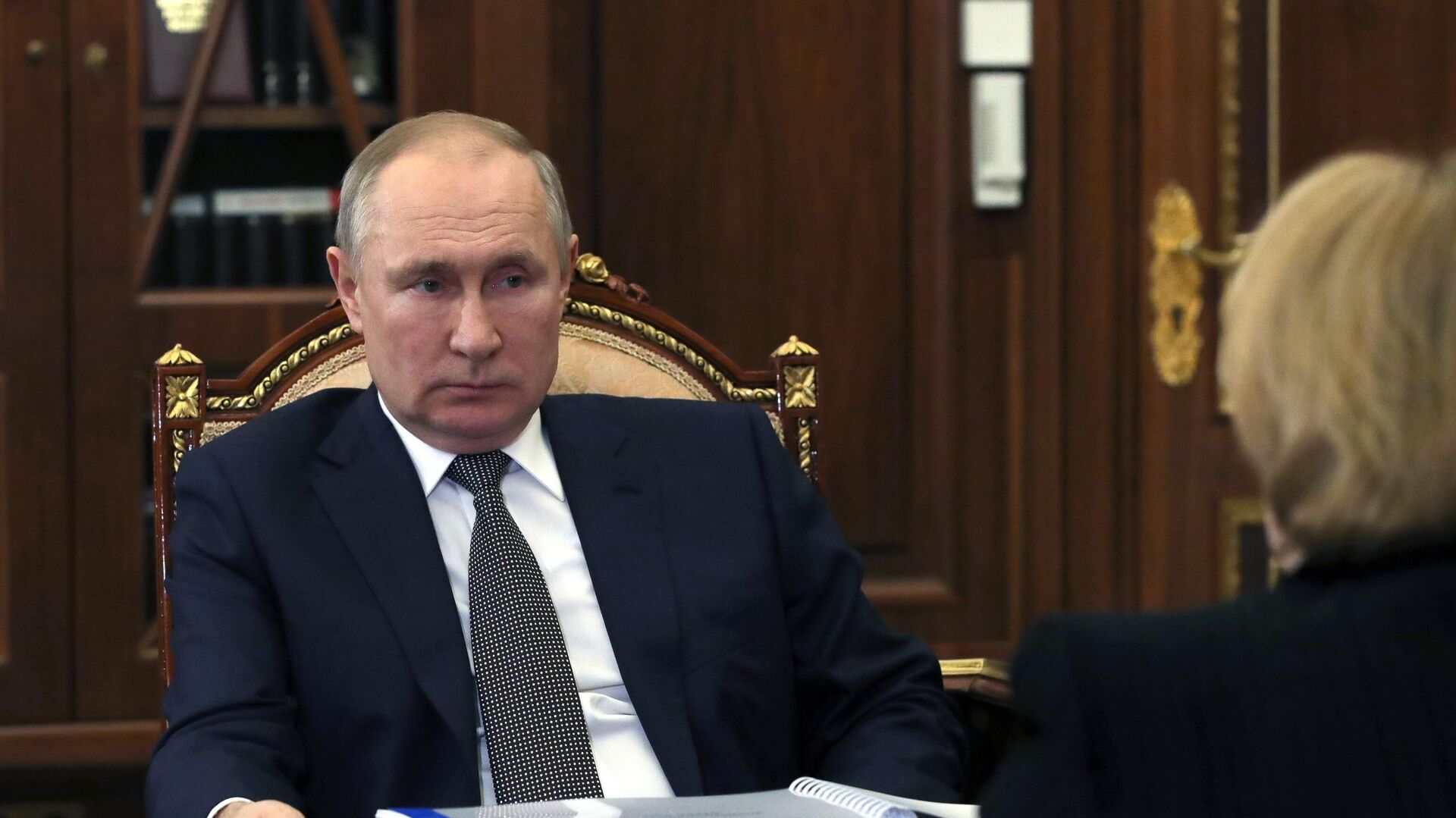 Президент РФ Владимир Путин во время встречи с руководителем Федерального медико-биологического агентства (ФМБА) Вероникой Скворцовой Президент РФ Владимир Путин во время встречи с руководителем Федерального медико-биологического агентства (ФМБА) Вероникой Скворцовой - РИА Новости, 1920, 01.03.2021