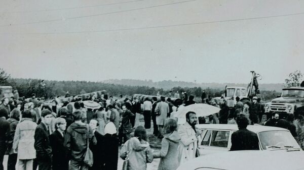 Документальные фотографии Бульдозерной выставки и выставки в Измайлово, 1974 Документальные фотографии Бульдозерной выставки и выставки в Измайлово, 1974