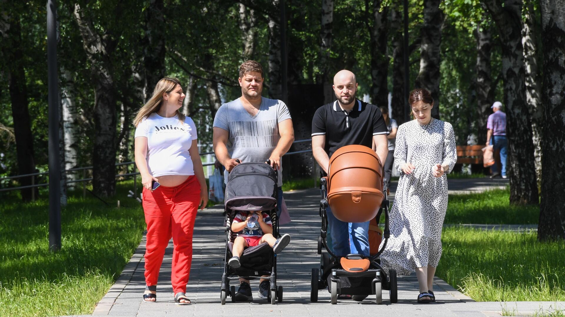 Путин поручил обеспечить выплаты отдельным категориям беременных