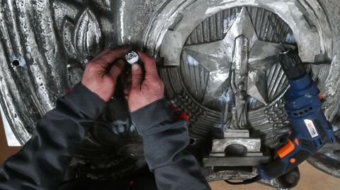 Реставрация чугунных ограждений и гранита с Большого Каменного моста Реставрация чугунных ограждений и гранита с Большого Каменного моста