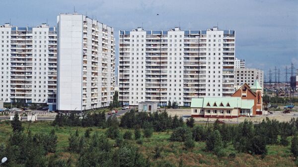 Мэрия Нижневартовска объяснила появление "флагов Франции" на фото площади