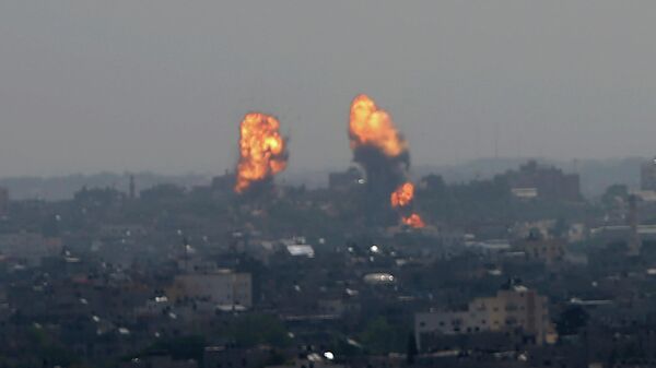 Последствия израильского авиаудара по Газе