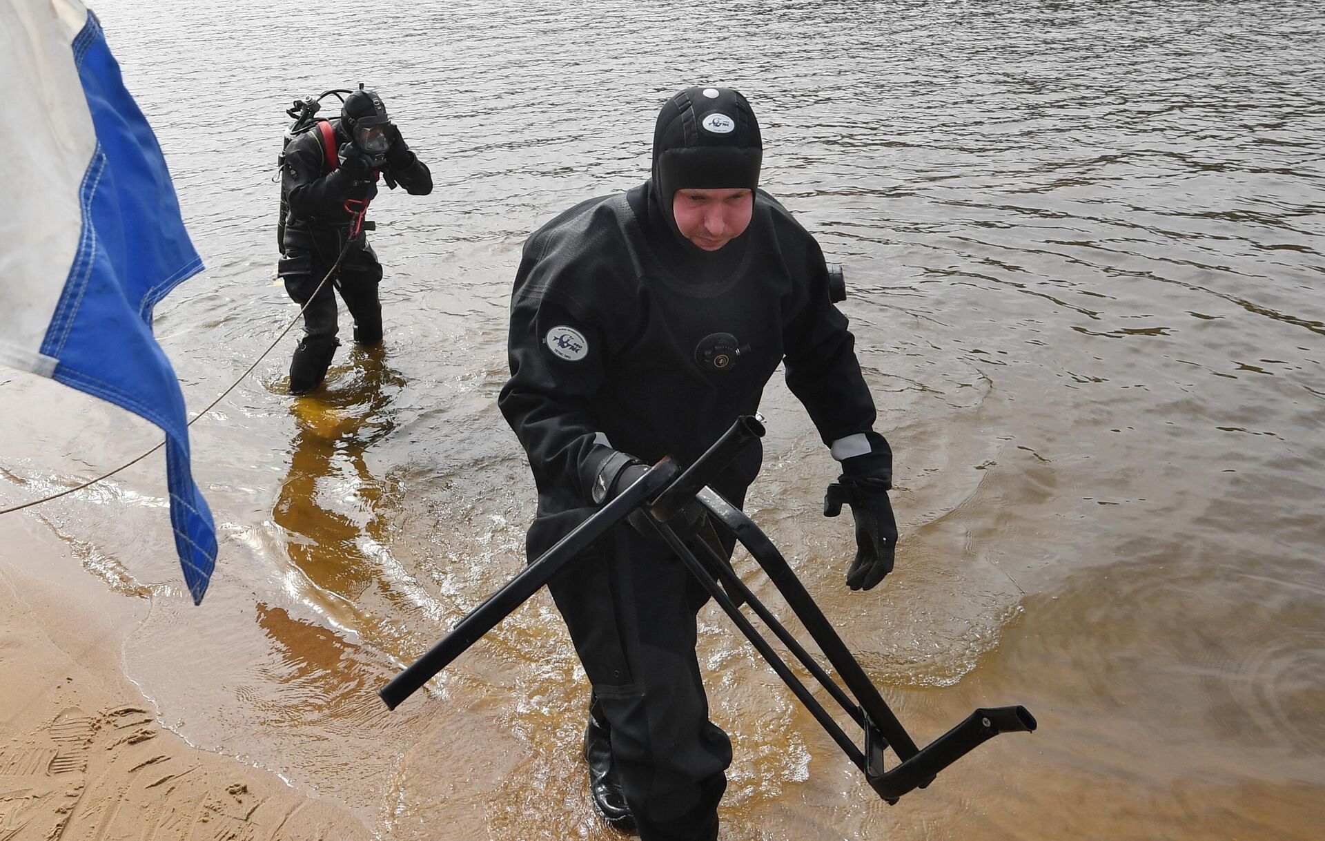 Водолазное обследование пляжа в Серебряном Бору Водолазное обследование пляжа в Серебряном Бору - РИА Новости, 1920, 12.05.2021