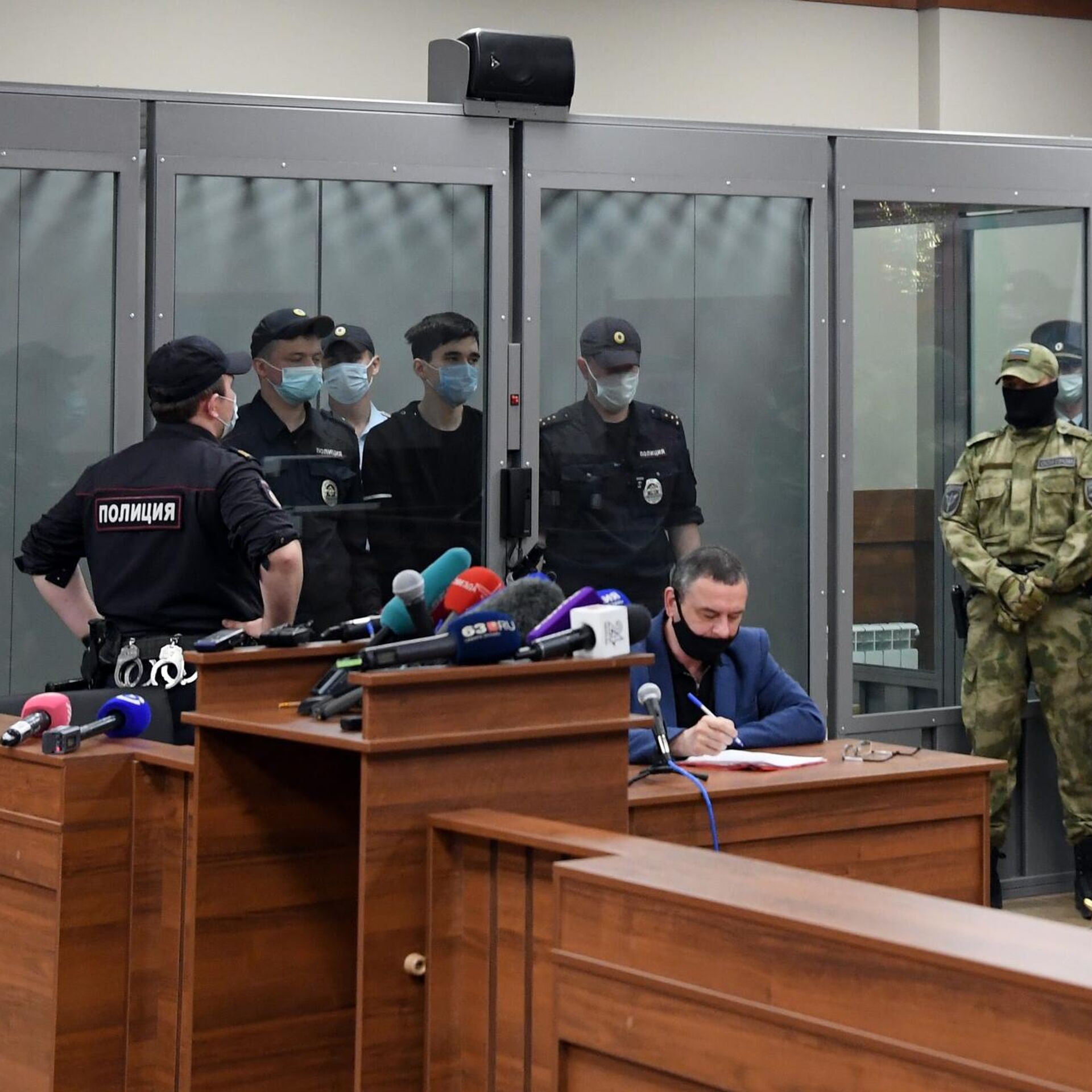 Прокурор заявил, что у напавшего на школу в Казани не было ...