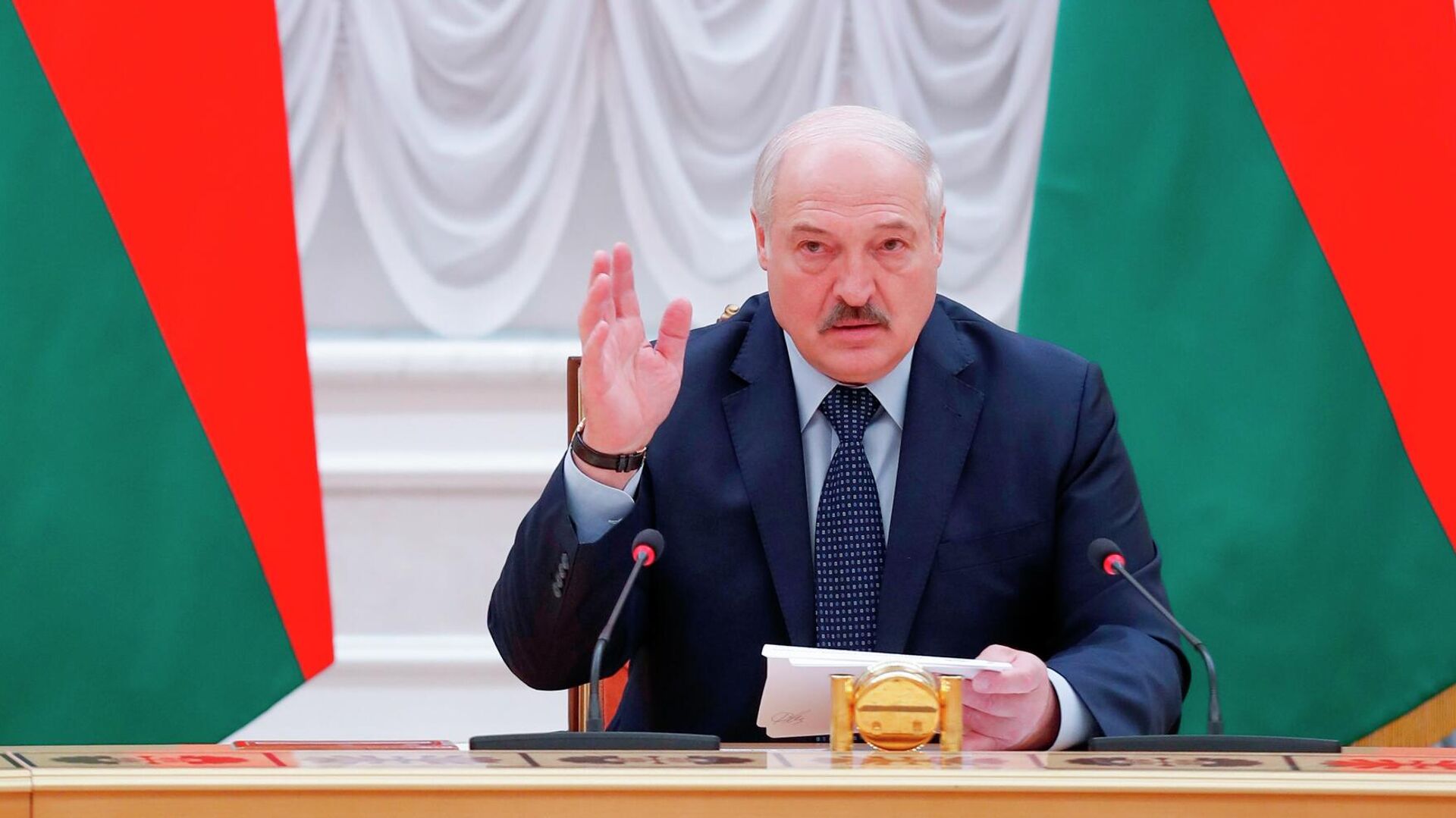 Лукашенко назвал власти Литвы мерзавцами