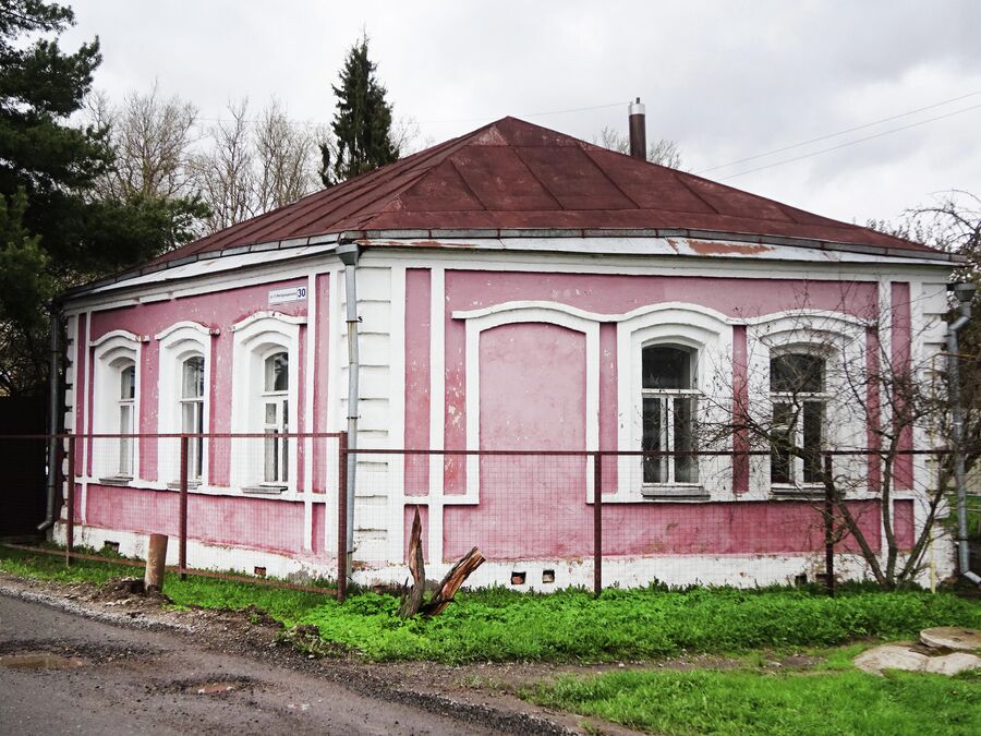 Дом 19 века в форме ромба Дом 19 века в форме ромба