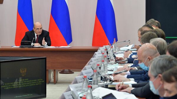 Мишустин призвал контролировать наличие препаратов для вакцинации
