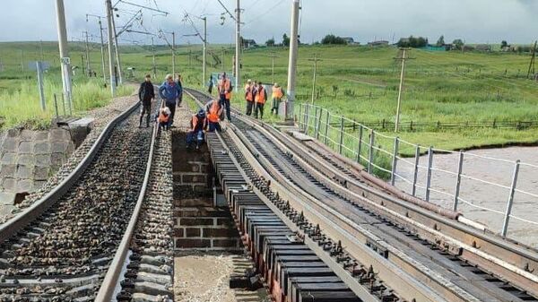 РЖД начали вывозить задержанные из-за ЧС на Транссибе грузы