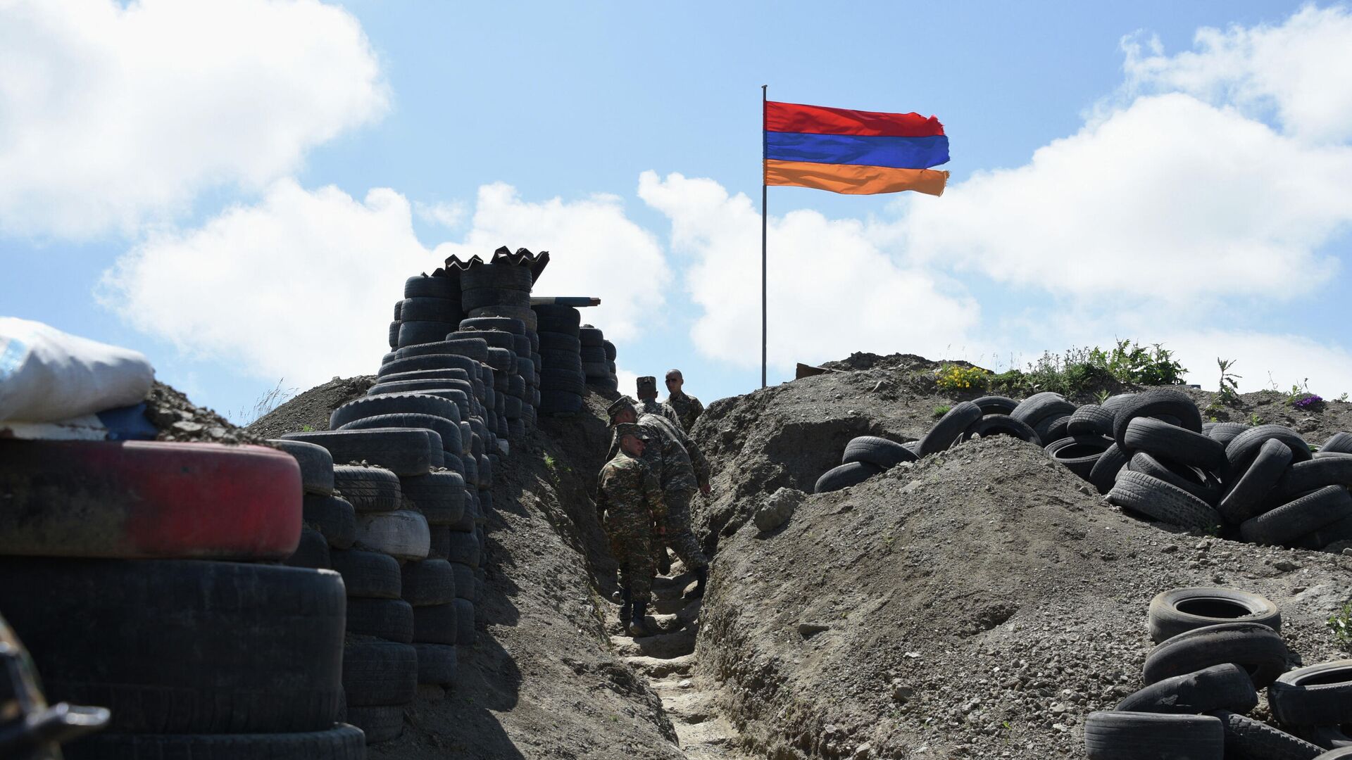 В Армении заявили об обстреле на границе со стороны Азербайджана