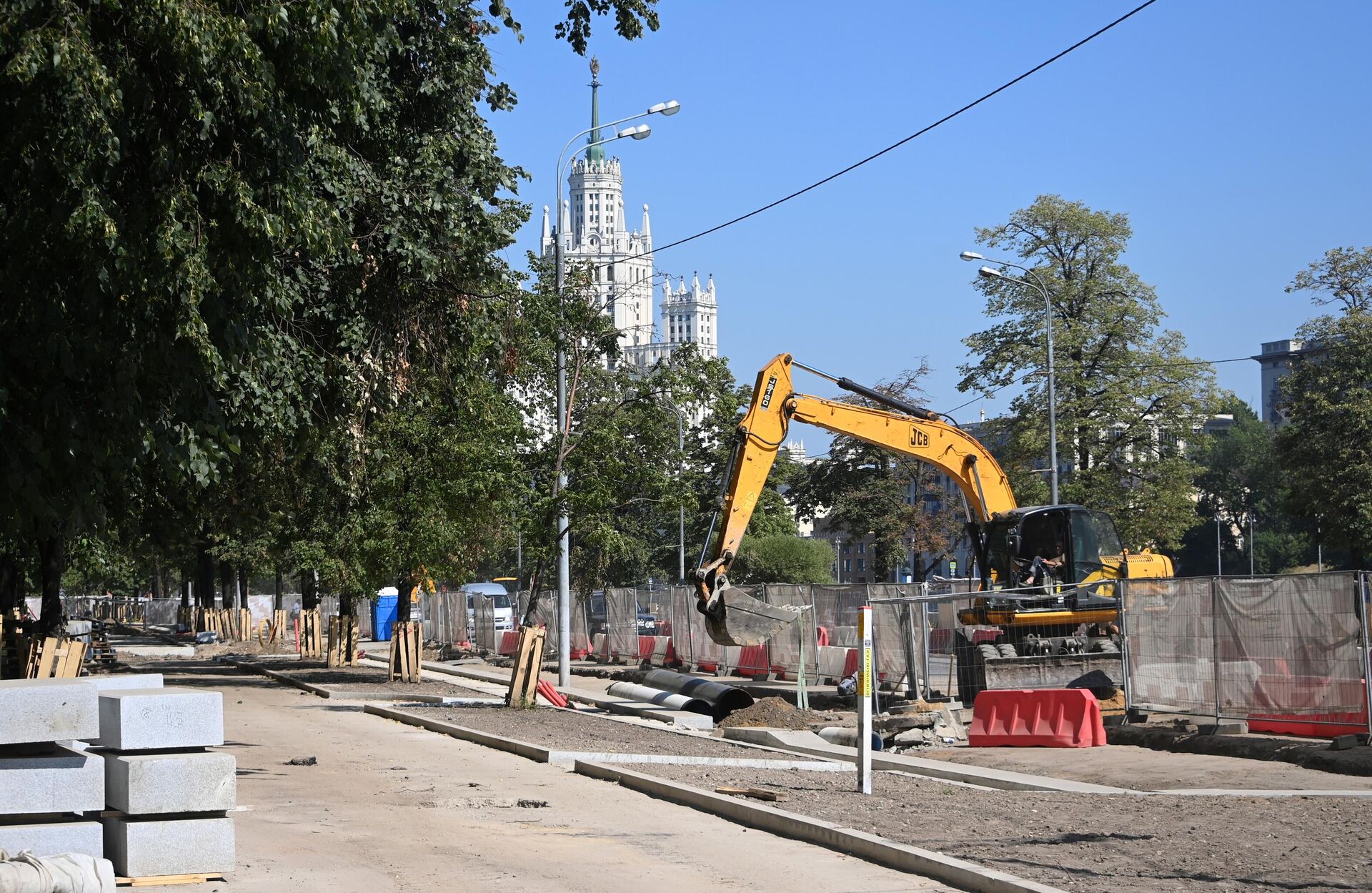 Работы по благоустройству набережных на острове Балчуг в Москве Работы по благоустройству набережных на острове Балчуг в Москве - РИА Новости, 1920, 04.08.2021