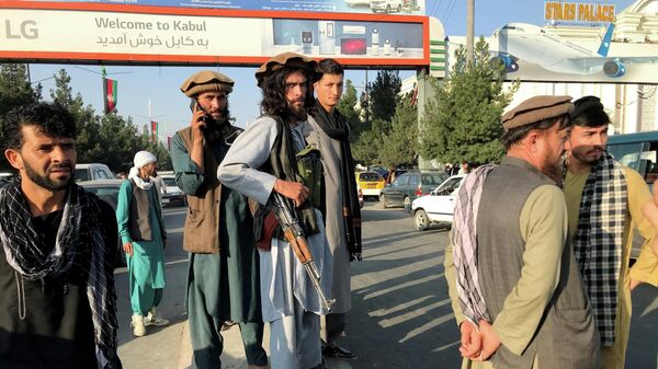 Боевики Талибана* возле аэропорта в Кабуле, Афганистан