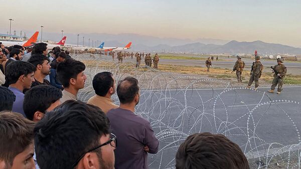 Американские военные в аэропорту Кабула, Афганистан 