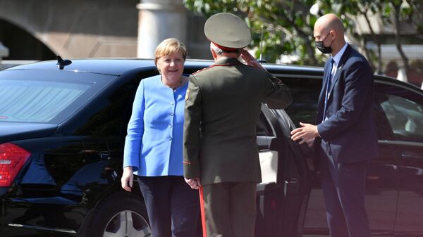 Меркель заявила, что рада конструктивному диалогу между Россией и Германией