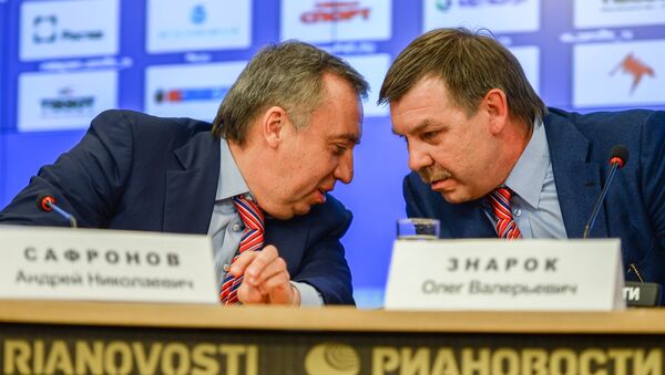 Генеральный менеджер сборной России Андрей Сафронов (слева) и главный тренер мужской сборной России по хоккею Олег Знарок. Архивное фото Генеральный менеджер сборной России Андрей Сафронов (слева) и главный тренер мужской сборной России по хоккею Олег Знарок. Архивное фото