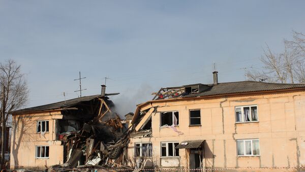 На месте обрушения дома в поселке Конезаводском Омской области На месте обрушения дома в поселке Конезаводском Омской области