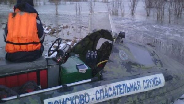 Подтопление деревни в Колпашевском районе Томской области, событийное фото Подтопление деревни в Колпашевском районе Томской области, событийное фото