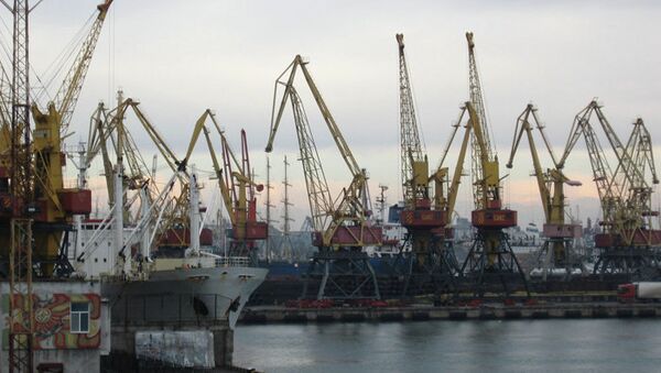 Грузовые краны в порту Одессы Грузовые краны в порту Одессы