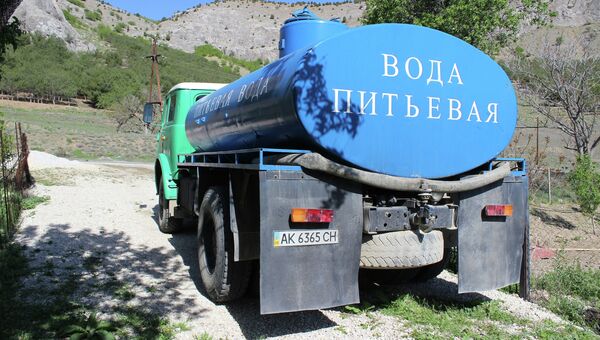 Ситуация с пресной водой в Крыму. Архивное фото Ситуация с пресной водой в Крыму. Архивное фото