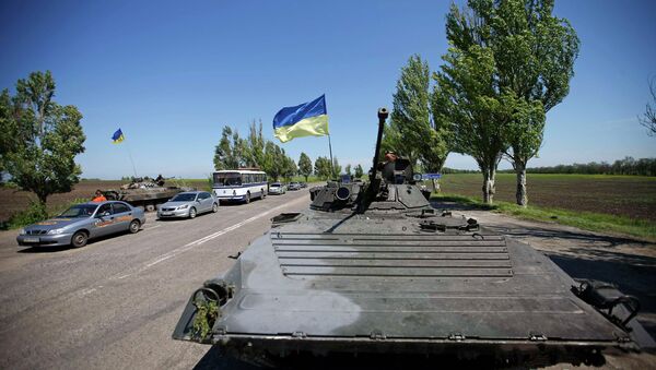 Украинская бронетехника близ Мариуполя, 11 мая 2014 Украинская бронетехника близ Мариуполя, 11 мая 2014