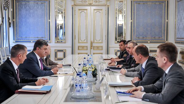 Порошенко встречается с руководителями силовых ведомств Порошенко встречается с руководителями силовых ведомств