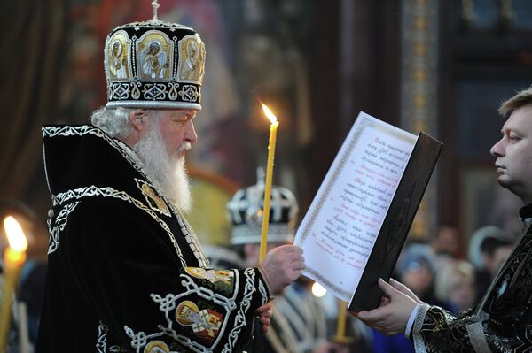 Патриарх Московский и всея Руси Кирилл во время утрени с чином погребения плащаницы в храме Христа Спасителя в Москве Патриарх Московский и всея Руси Кирилл во время утрени с чином погребения плащаницы в храме Христа Спасителя в Москве
