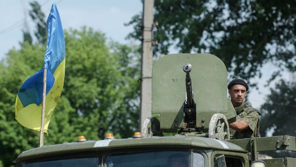 Украинские военные возле Донецка, архивное фото Украинские военные возле Донецка, архивное фото