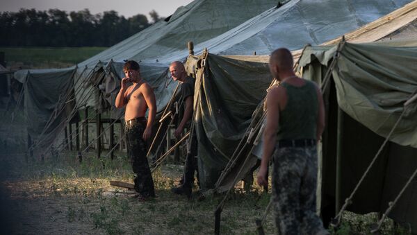Украинские военнослужащие в палаточном лагере в Ростовской области. Архивное фото Украинские военнослужащие в палаточном лагере в Ростовской области. Архивное фото