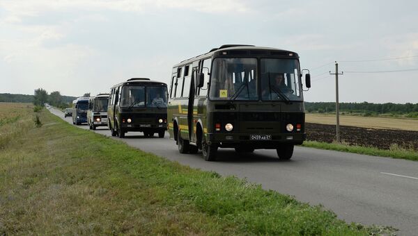 Автоколонна с украинскими военными по пути из Ростовской области на Украину Автоколонна с украинскими военными по пути из Ростовской области на Украину