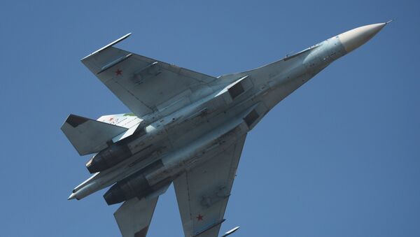 Истребитель СУ-27. Архивное фото Истребитель СУ-27. Архивное фото