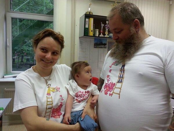 Семья Свешниковых с Дашей Семья Свешниковых с Дашей