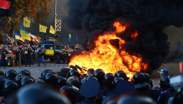 Пикет в поддержку закона о люстрации власти в Киеве. Архивное фото Пикет в поддержку закона о люстрации власти в Киеве. Архивное фото