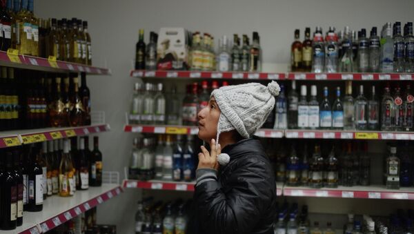 Алкогольный отдел одного из розничных магазинов. Архивное фото Алкогольный отдел одного из розничных магазинов. Архивное фото