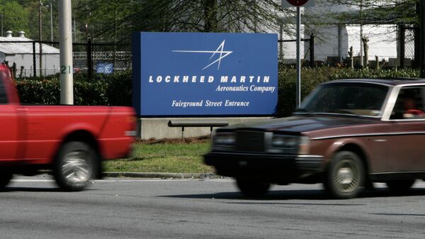 Вывеска авиастроительной компании Lockheed Martin. Архивное фото Вывеска авиастроительной компании Lockheed Martin. Архивное фото