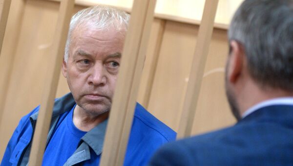Водитель снегоуборочной машины Владимир Мартыненко Водитель снегоуборочной машины Владимир Мартыненко