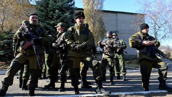 Ополченцы Донецкой народной республики. Архивное фото Ополченцы Донецкой народной республики. Архивное фото