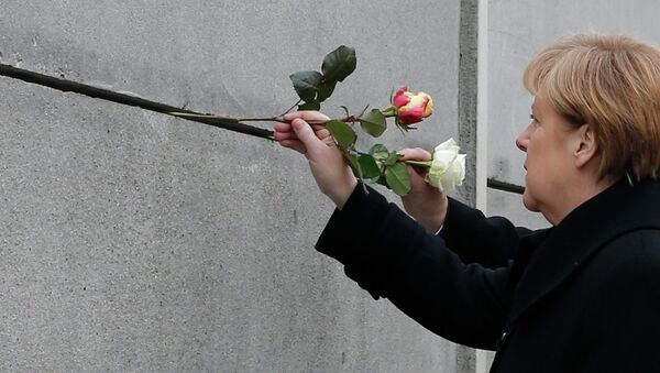Ангела Меркель почтила память погибших при попытке преодолеть Берлинскую стену, 9 ноября 2014 Ангела Меркель почтила память погибших при попытке преодолеть Берлинскую стену, 9 ноября 2014